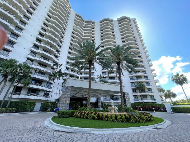 Parc Central Aventura Apt #1918