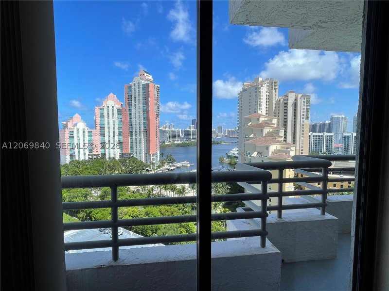 Aluguel de apartamento no Parc Central Aventura 1918