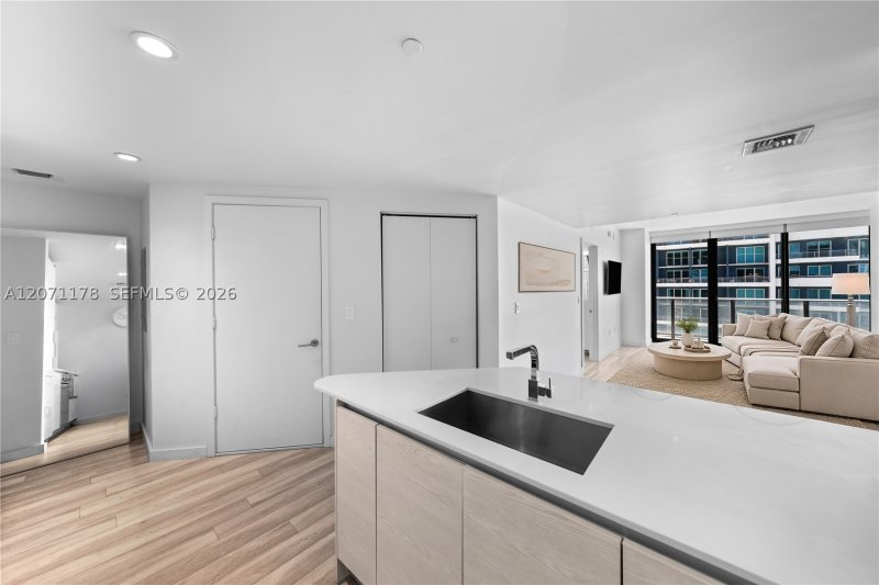 Comprar apartamento en Dua Miami - SLS Brickell Condo 3709