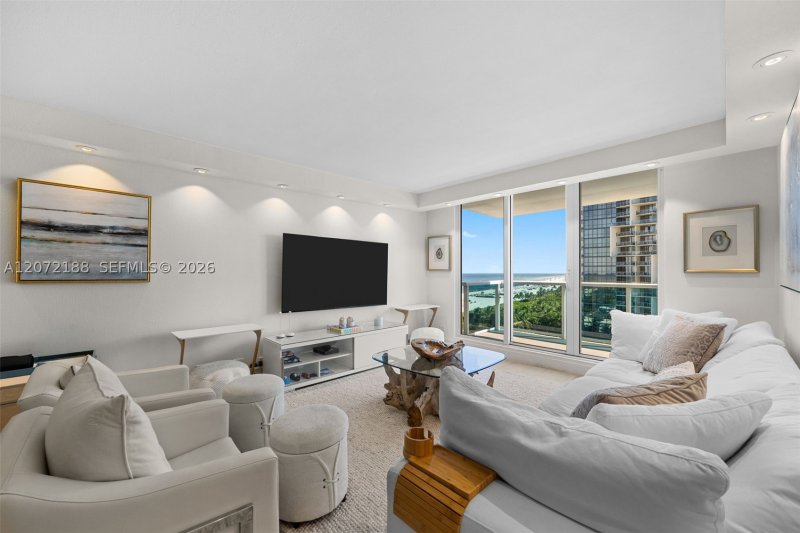 Comprar apartamento no Roney Palace 1007