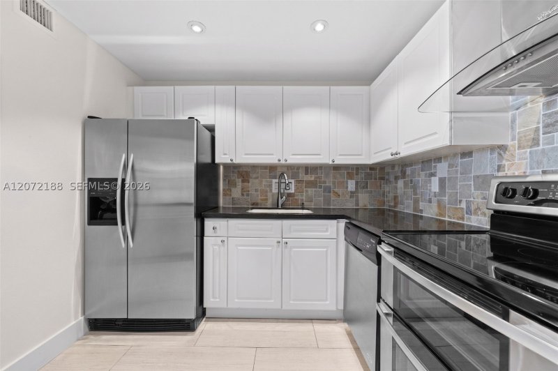 Comprar apartamento no Roney Palace 1007