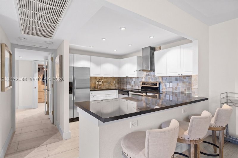 Comprar apartamento no Roney Palace 1007