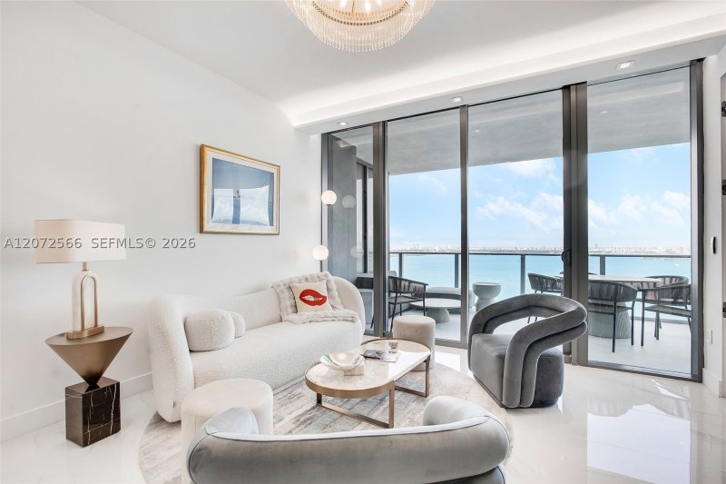Alquiler de apartamento en Aria Reserve Miami 2702