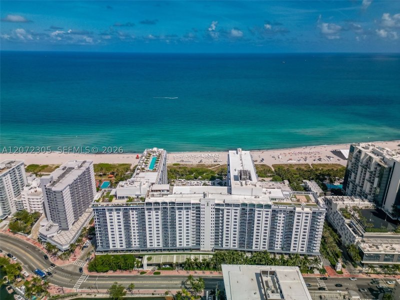 Comprar apartamento no Roney Palace 1014