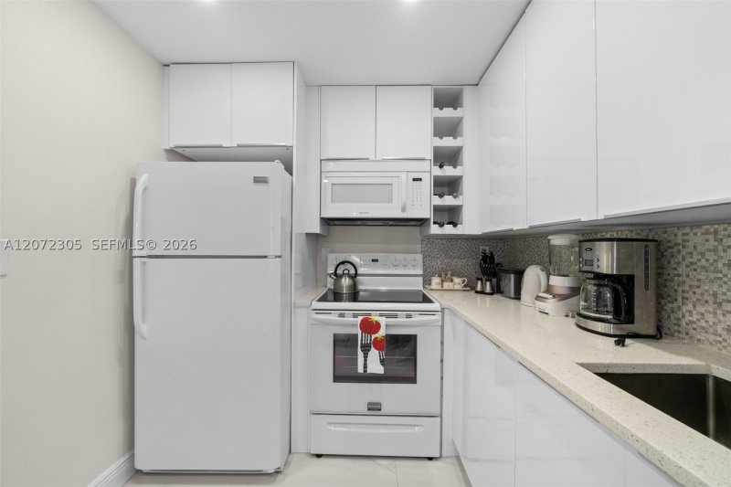 Comprar apartamento no Roney Palace 1014