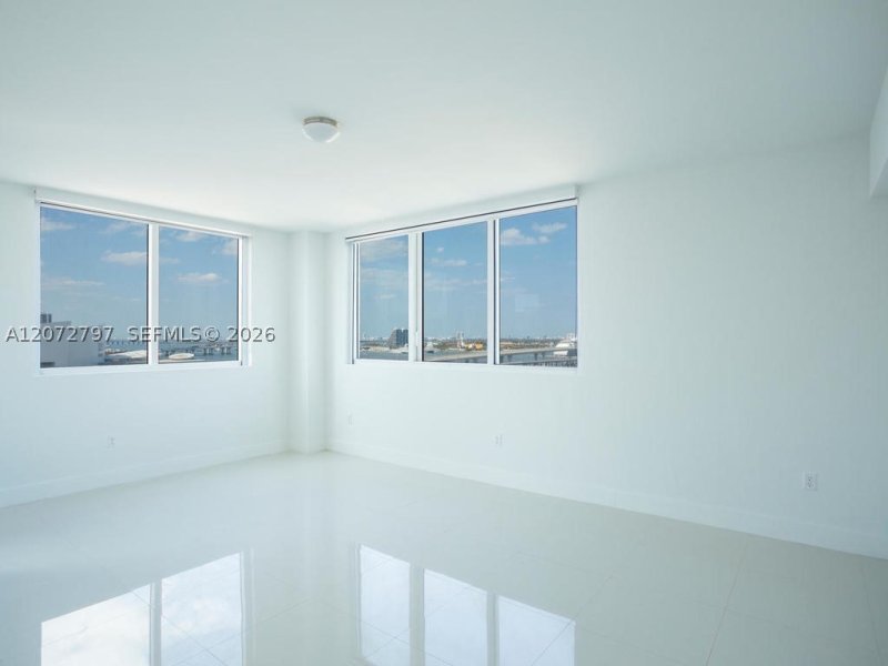Alquiler de apartamento en Vizcayne Everglades On The Bay 2402