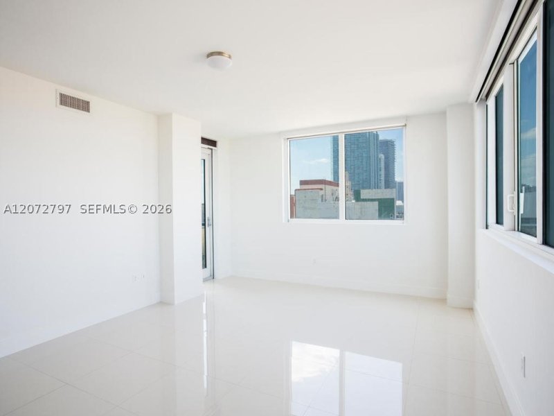 Alquiler de apartamento en Vizcayne Everglades On The Bay 2402
