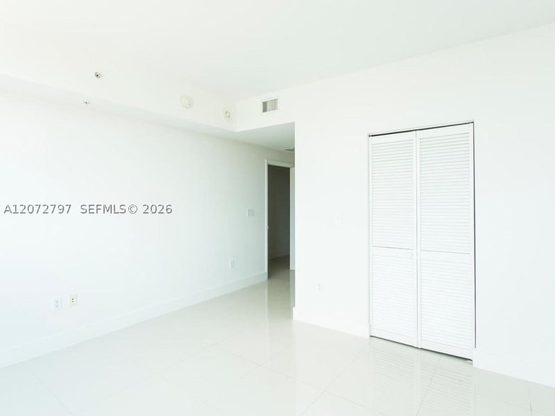Alquiler de apartamento en Vizcayne Everglades On The Bay 2402