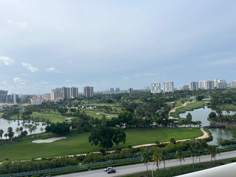 Condo for sale at Parc Central Aventura 1706