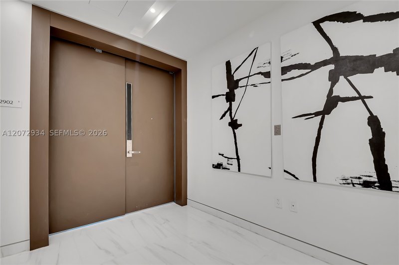 Alquiler de apartamento en Aston Martin Residences 2902E