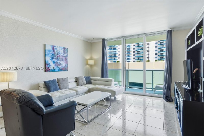 Condo for sale at Tides Hollywood Beach 3E