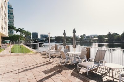 Caravelle Condo Apt #5B