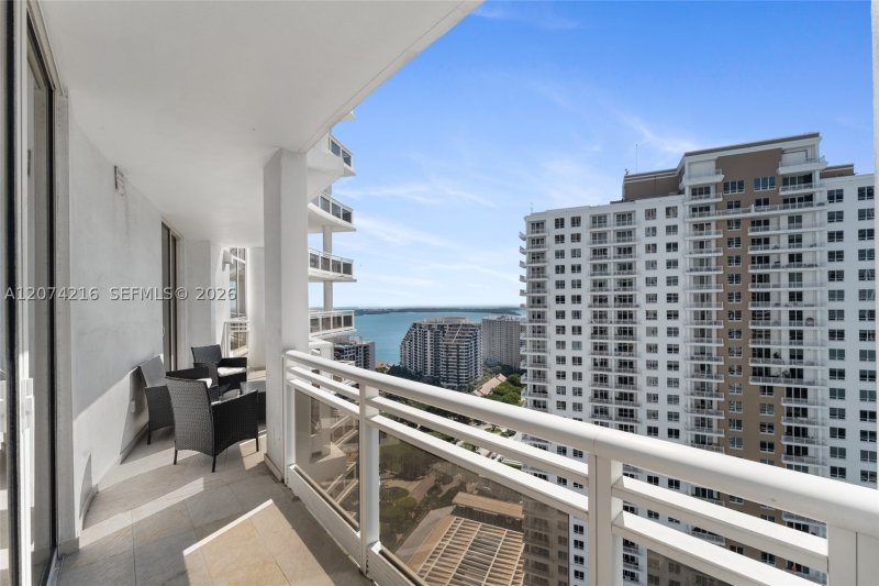 Alquiler de apartamento en Carbonell 2801