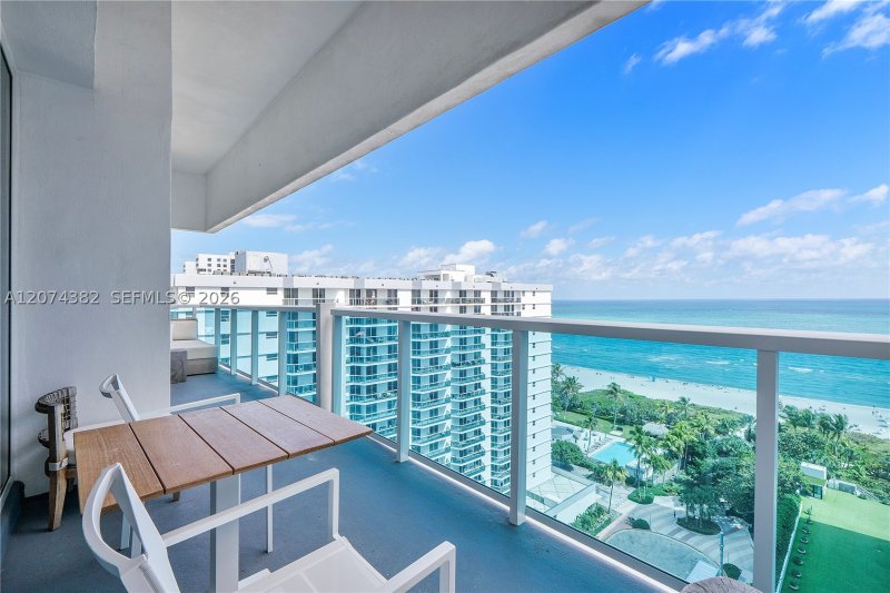 Comprar apartamento no 1 Hotel & Homes South Beach PH-1612