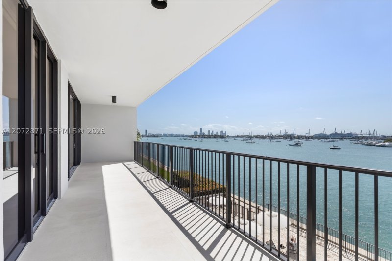 Condo for sale at 1000 Venetian Way 301/303