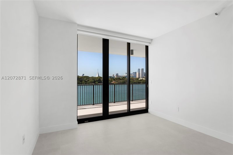Condo for sale at 1000 Venetian Way 301/303