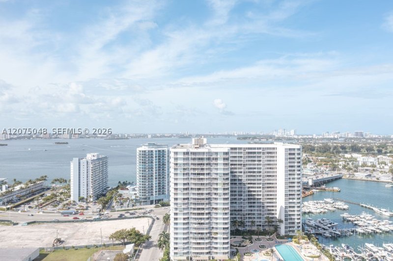 Aluguel de apartamento no Grandview Palace PH206