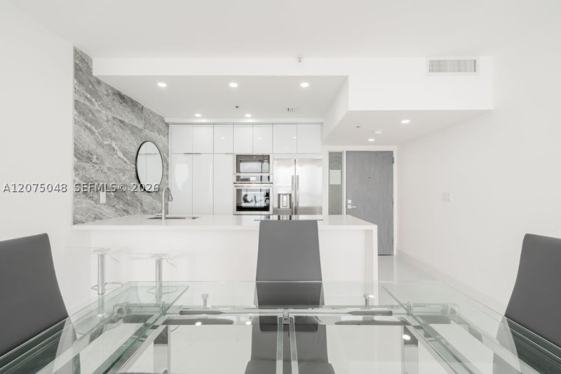 Aluguel de apartamento no Grandview Palace PH206