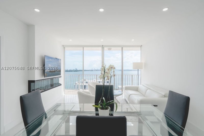 Aluguel de apartamento no Grandview Palace PH206