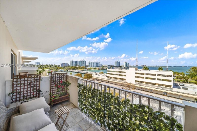 Apartment for rent at Island Place At North Bay PH-H