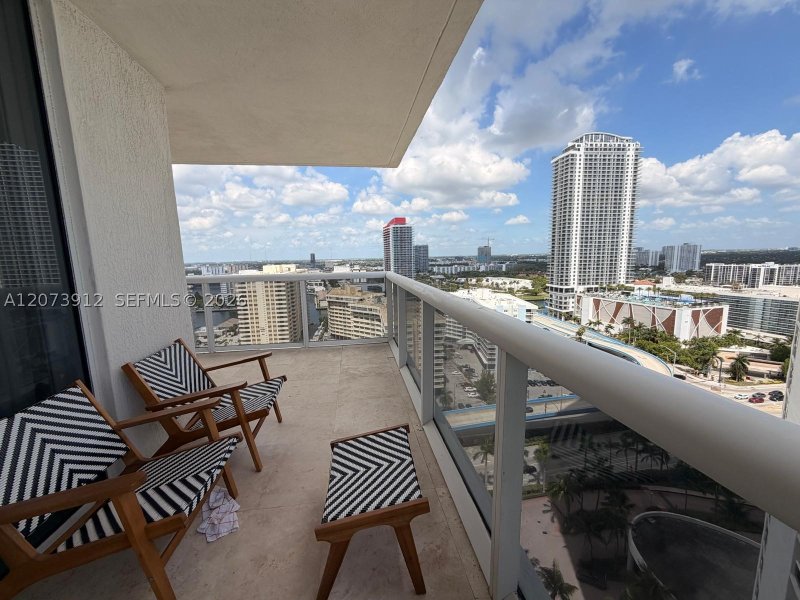 Aluguel de apartamento no Beach Club Two 2108