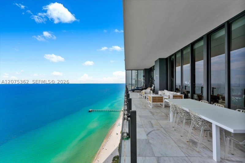 Comprar apartamento no Muse Sunny Isles Beach 4201