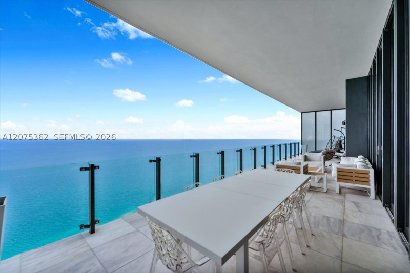 Comprar apartamento no Muse Sunny Isles Beach 4201