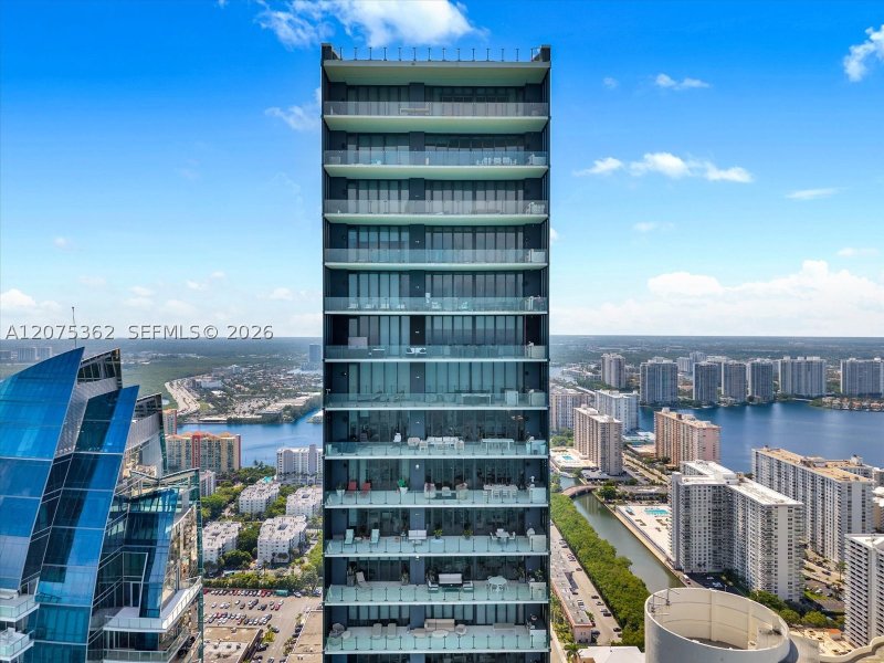 Comprar apartamento no Muse Sunny Isles Beach 4201