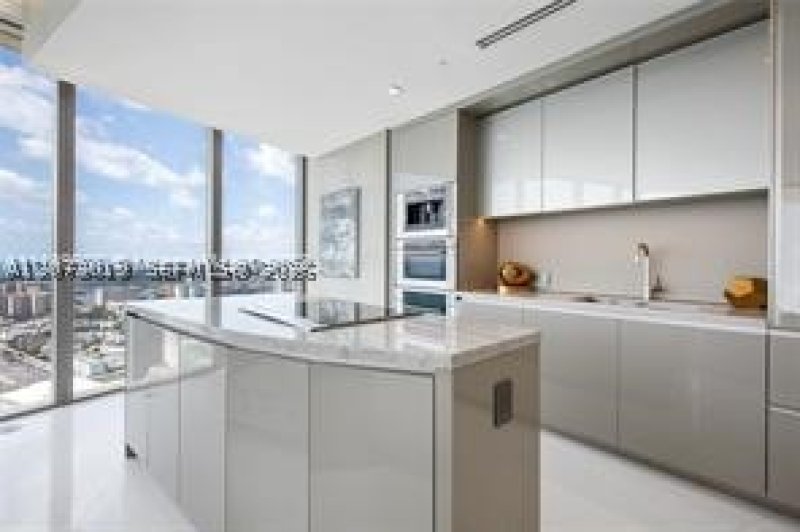 Aluguel de apartamento no Residences by Armani / Casa 5404