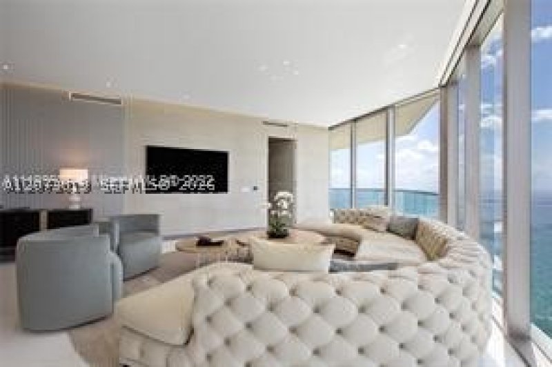 Aluguel de apartamento no Residences by Armani / Casa 5404
