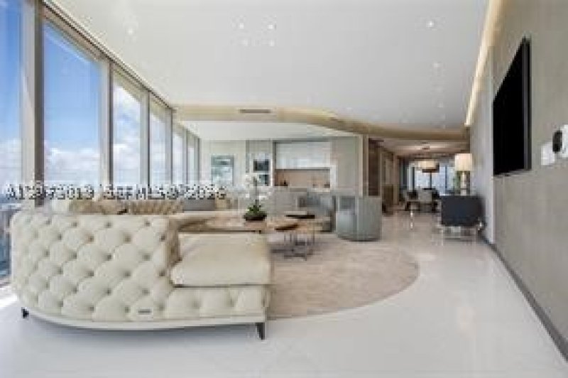 Aluguel de apartamento no Residences by Armani / Casa 5404