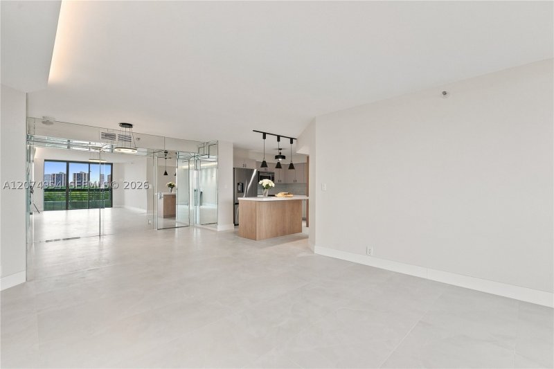 Comprar apartamento en Mystic Pointe 500 808