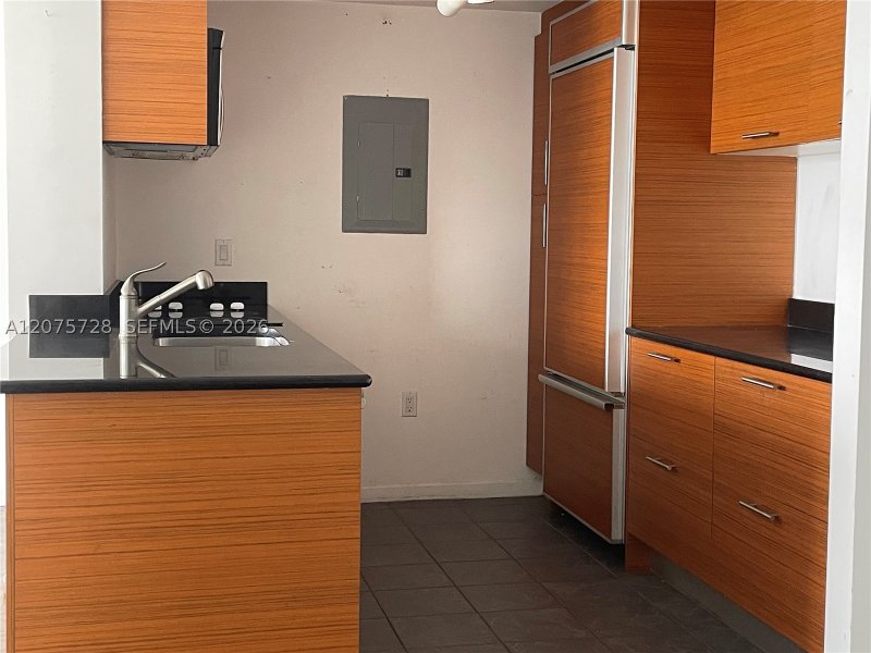 Apartment for rent at 50 Biscayne 4105