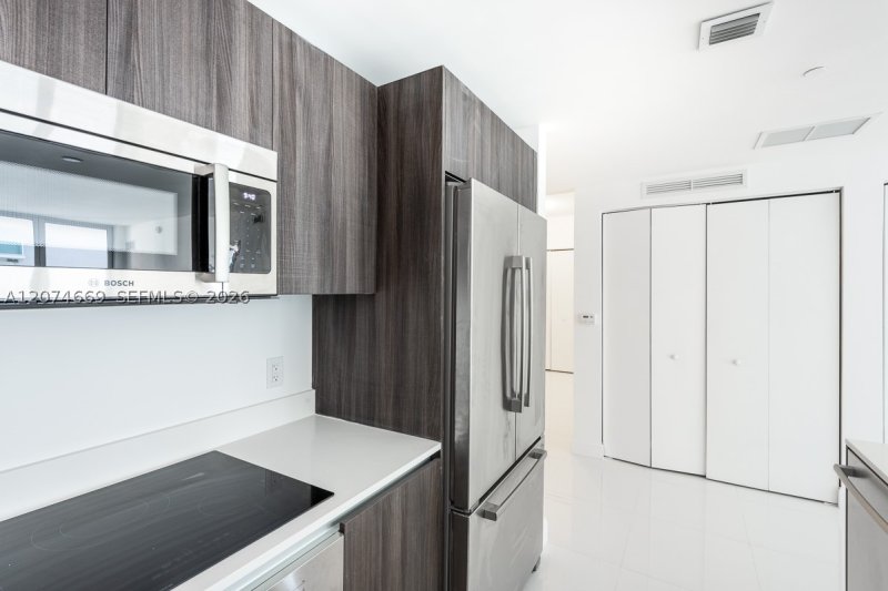 Condo for sale at Aria on The Bay 1907