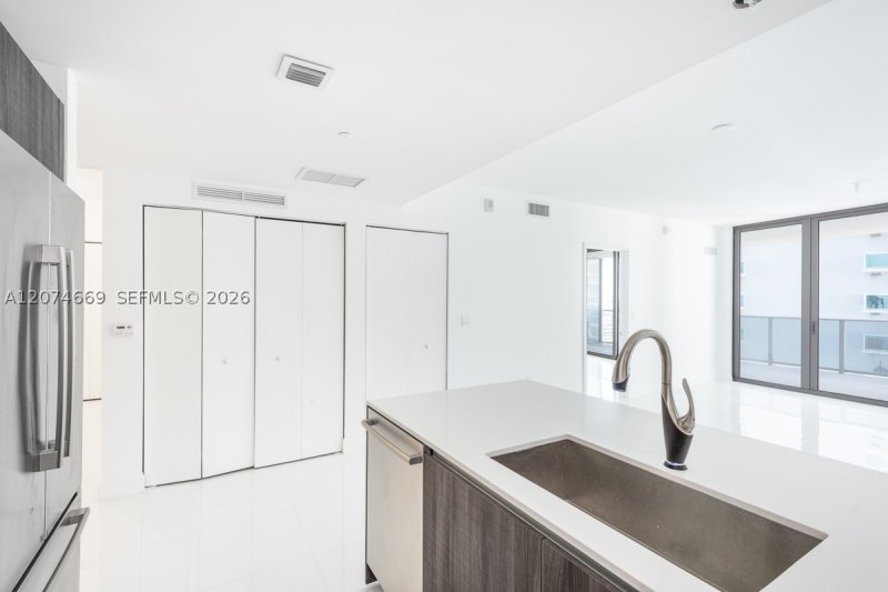 Condo for sale at Aria on The Bay 1907