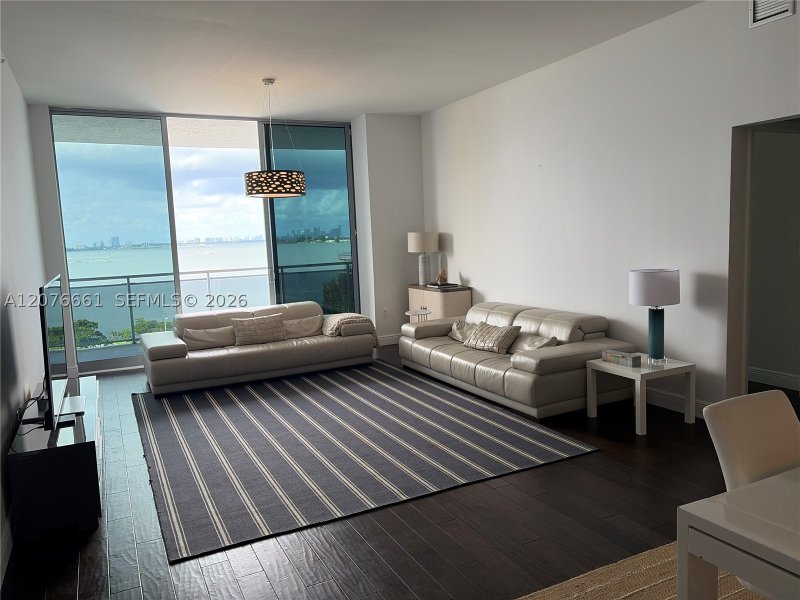 Aluguel de apartamento no The Lexi 807