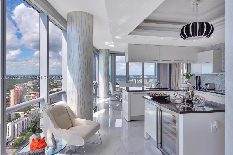 Alquiler de apartamento en Jade Ocean 4201