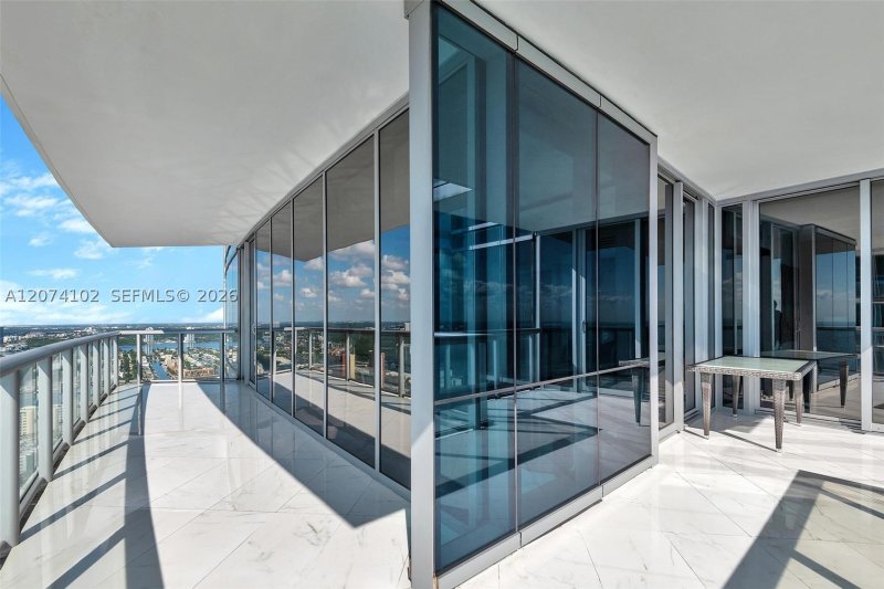 Alquiler de apartamento en Jade Ocean 4201