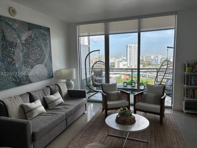 The Ivy Apt #1909