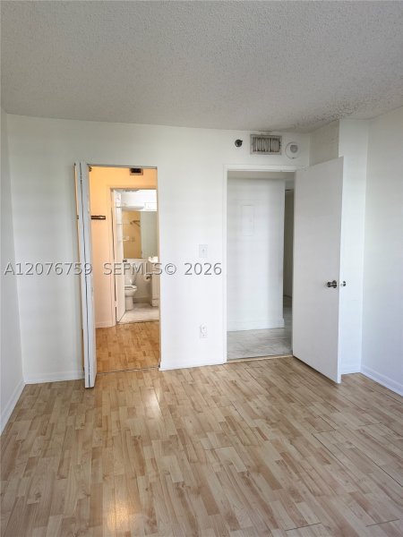 Comprar apartamento no Isola Brickell Key 601