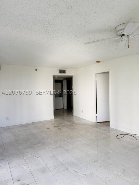 Comprar apartamento no Isola Brickell Key 601