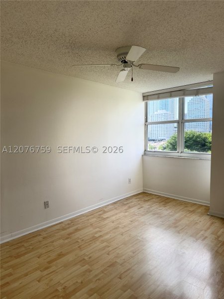 Comprar apartamento no Isola Brickell Key 601