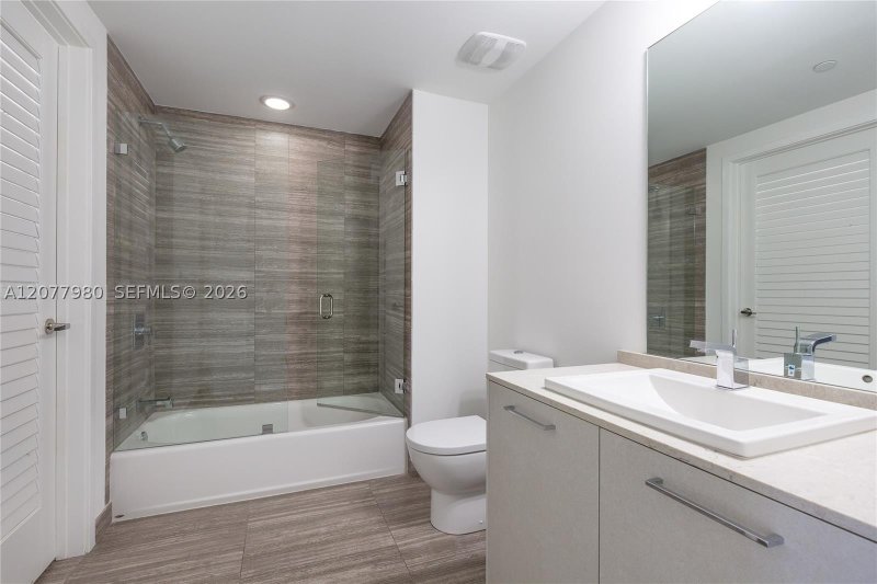 Apartment for rent at 1010 Brickell 1402