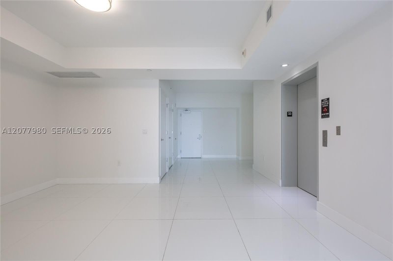 Apartment for rent at 1010 Brickell 1402