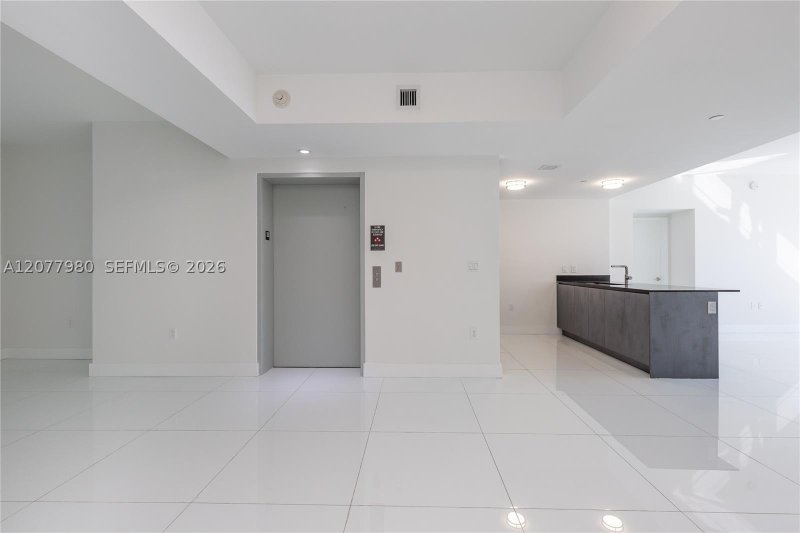 Apartment for rent at 1010 Brickell 1402