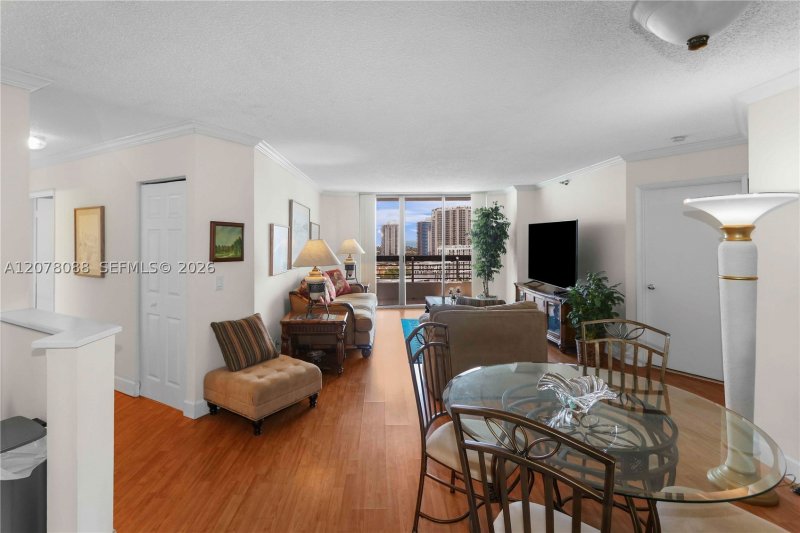 Comprar apartamento no Mystic Pointe 600 1911