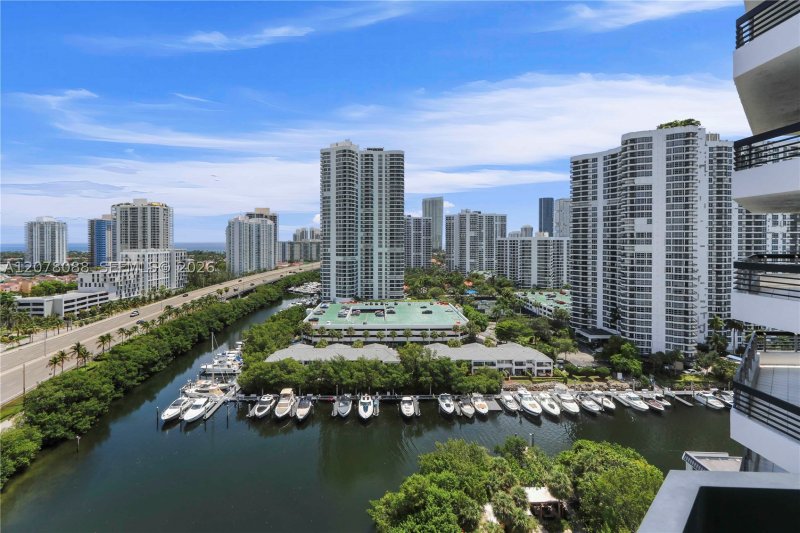 Comprar apartamento no Mystic Pointe 600 1911