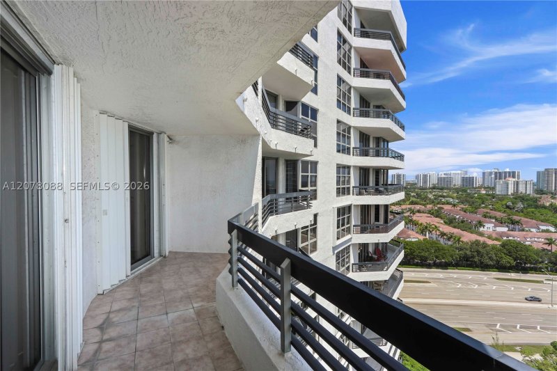 Comprar apartamento no Mystic Pointe 600 1911
