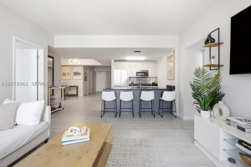 Apartment for rent at 1010 Brickell 2102