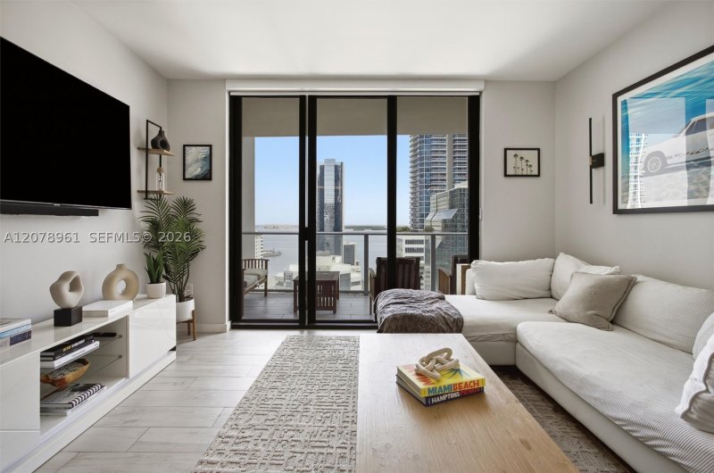 Apartment for rent at 1010 Brickell 2102